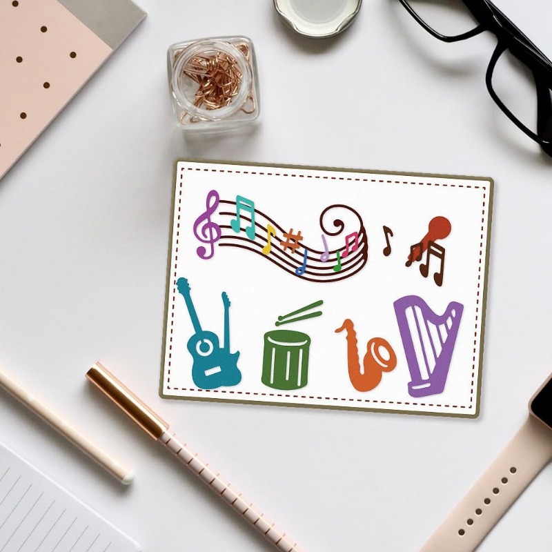 Matrices de découpe de note de - Blank Sheet Music Notebook avis et prix